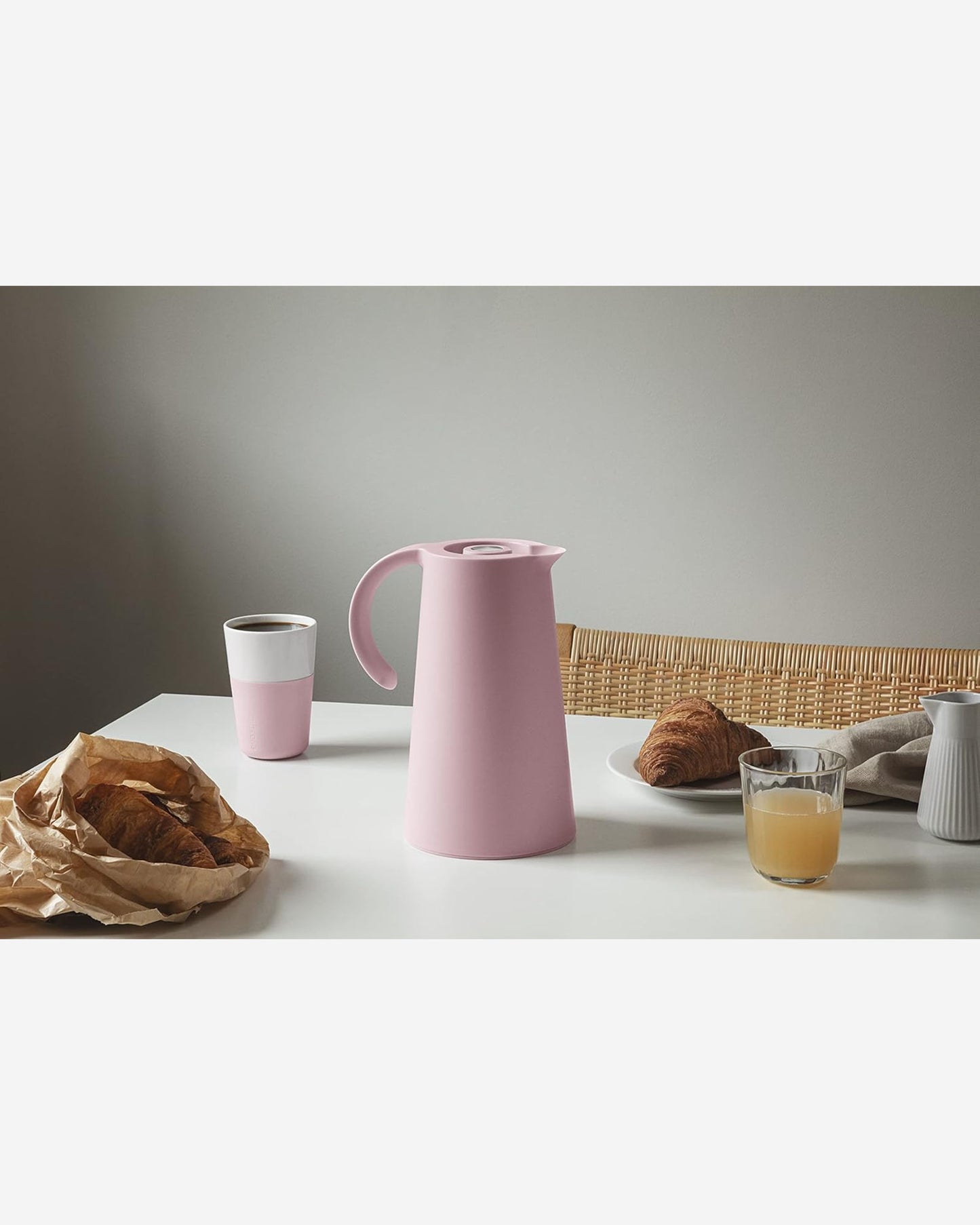 إبريق إيفا سولو 502857 رايز فاكيوم سعة 1 لتر، لون كوارتز وردي