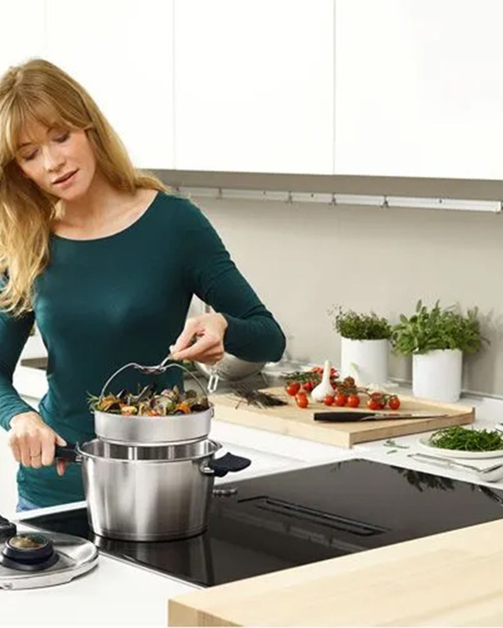 قدر ضغط فيسلر فيتافيت بريميوم S4، 22 سم، 4.5 لتر، مع بطانة مثقبة