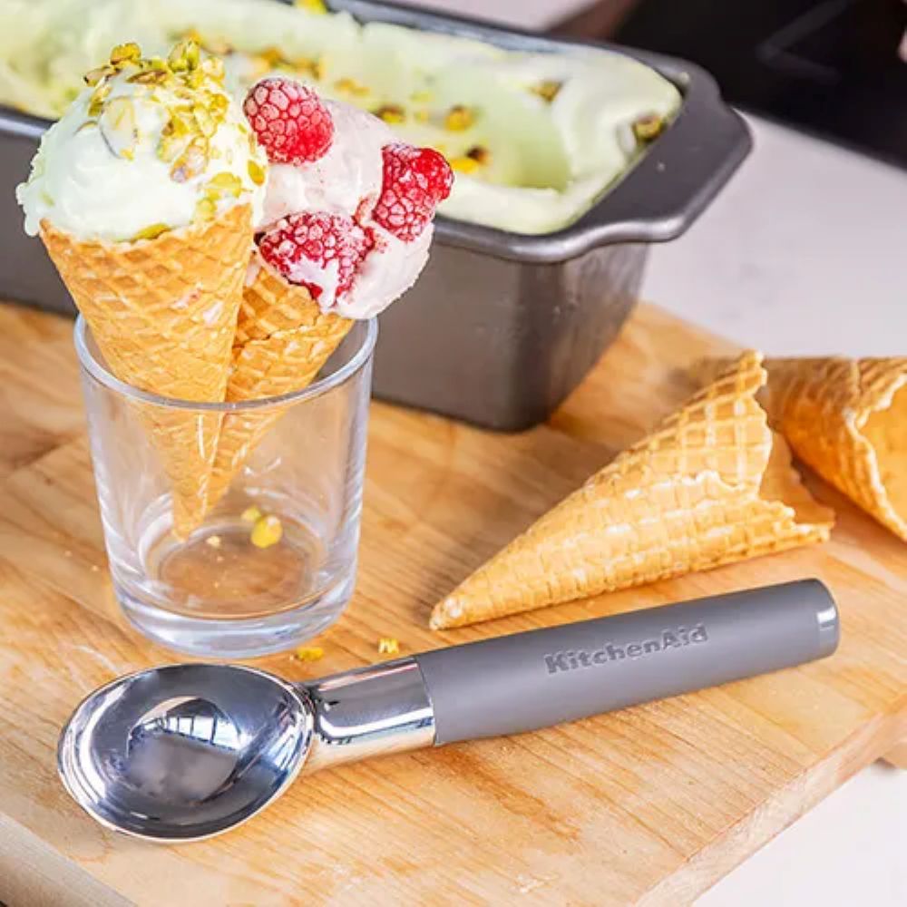 مغرفة آيس كريم كيتشن إيد كور باللون الرمادي الفحمي