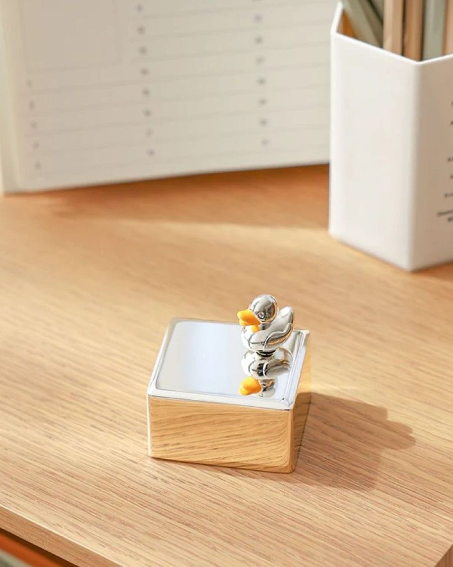 صندوق موسيقى وينكو داك، حركة موسيقية من ١٨ نغمة - E-056-00210