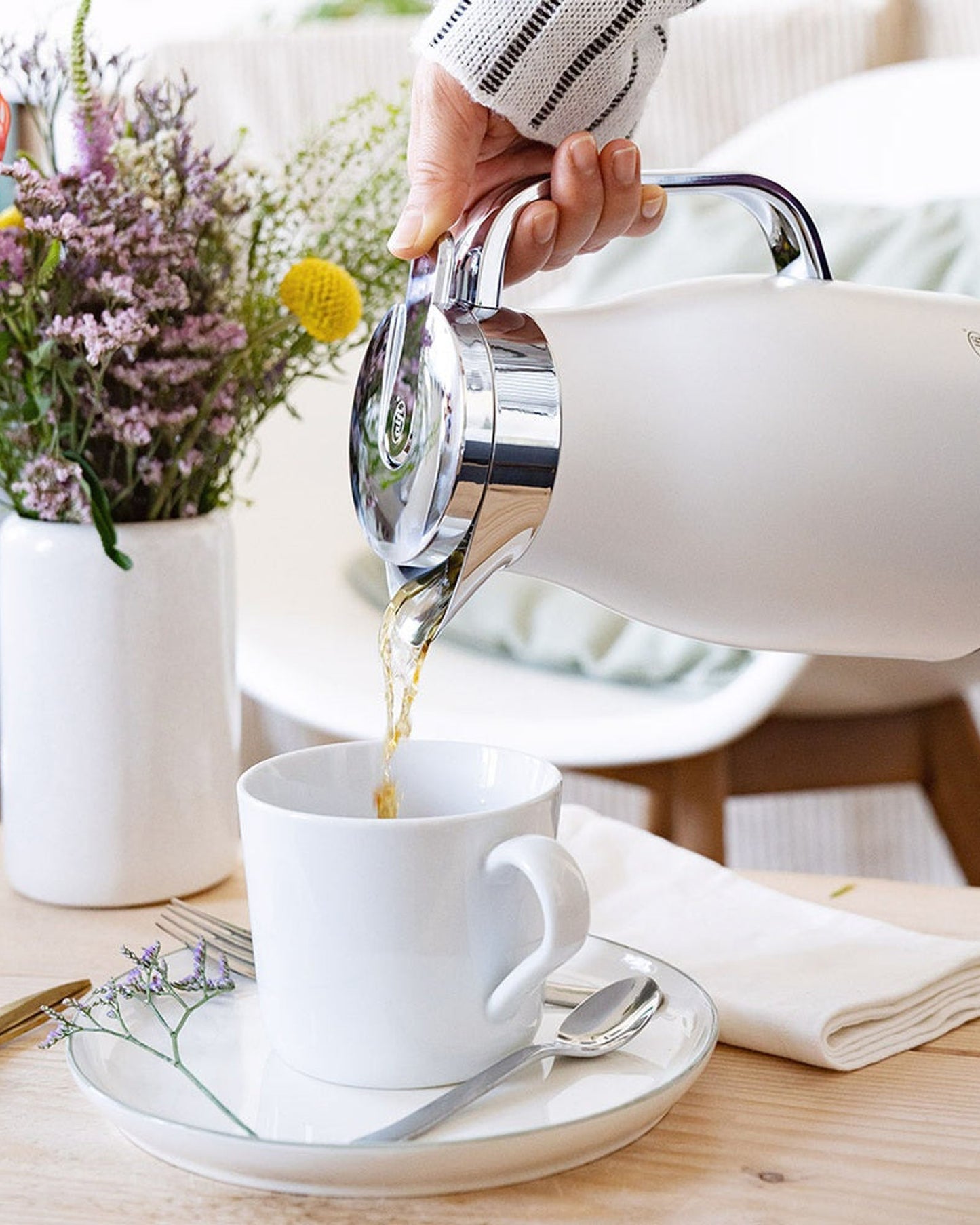 قارورة ألفي سكاي لاين كوكو وايت 0.65 لتر كروم