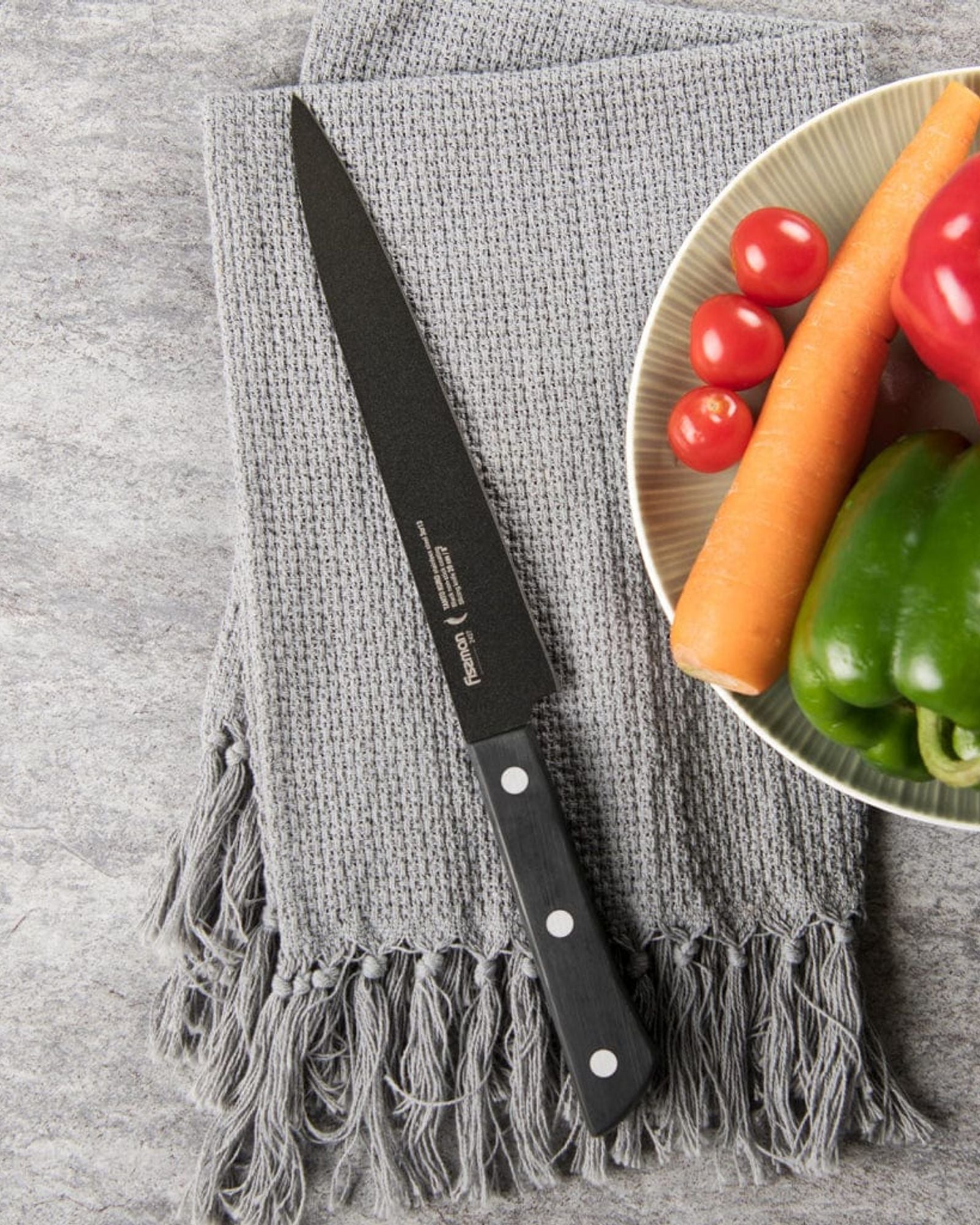 سكين تقطيع فيسمان من الفولاذ المقاوم للصدأ مع طلاء غير لاصق أسود/فضي 8 بوصة