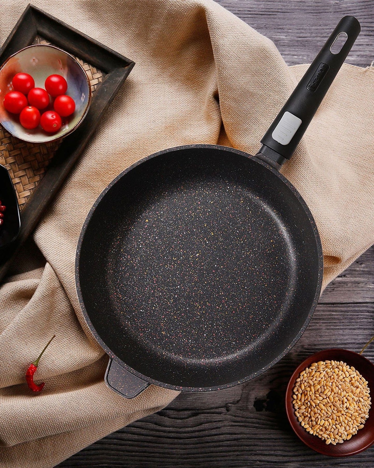 مقلاة فيسمان ريبوستو من الألومنيوم الأسود 24 سم