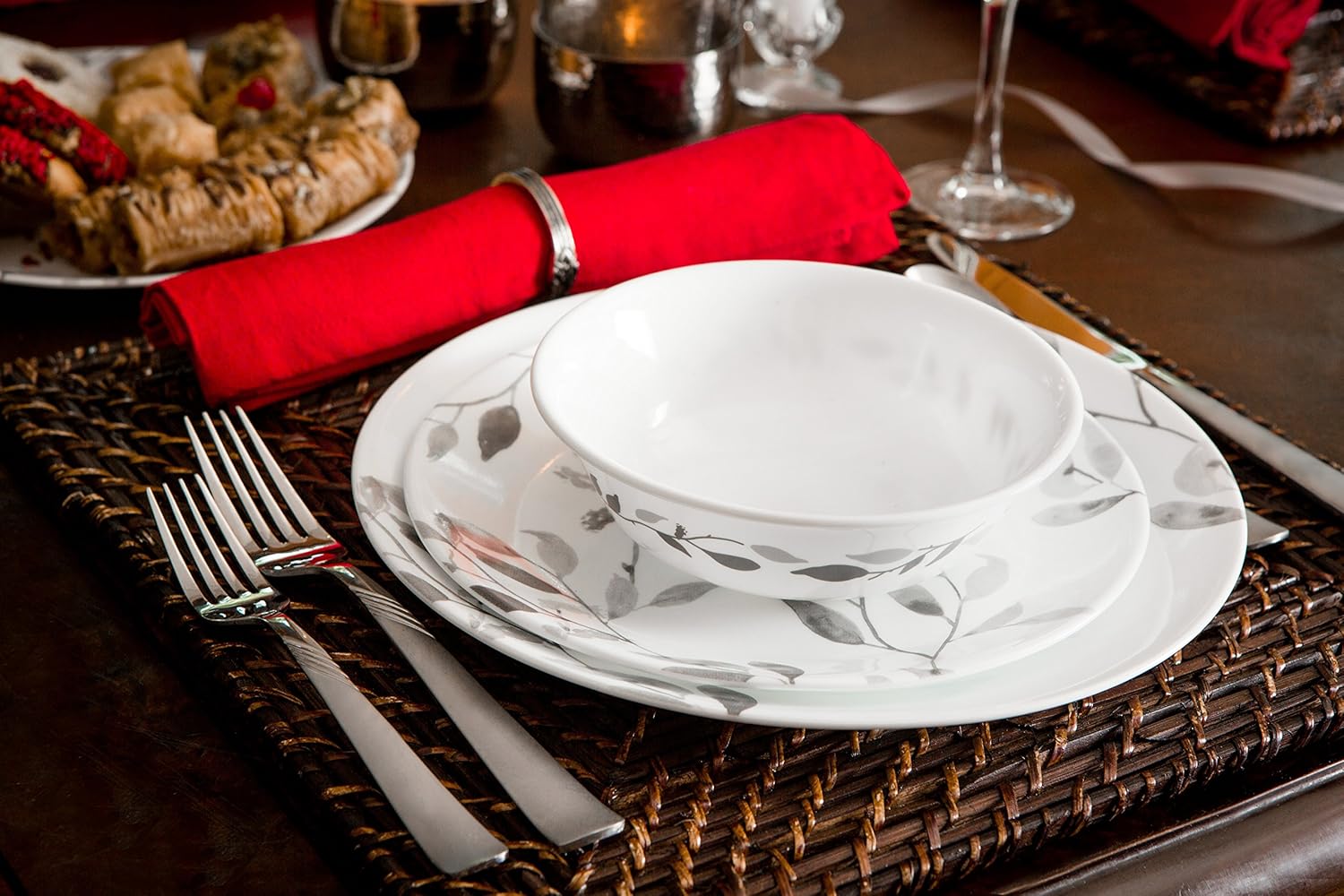 طقم عشاء كوريل فيتريل ميستي ليفز المقاوم للكسر والمكون من 12 قطعة (1126026)