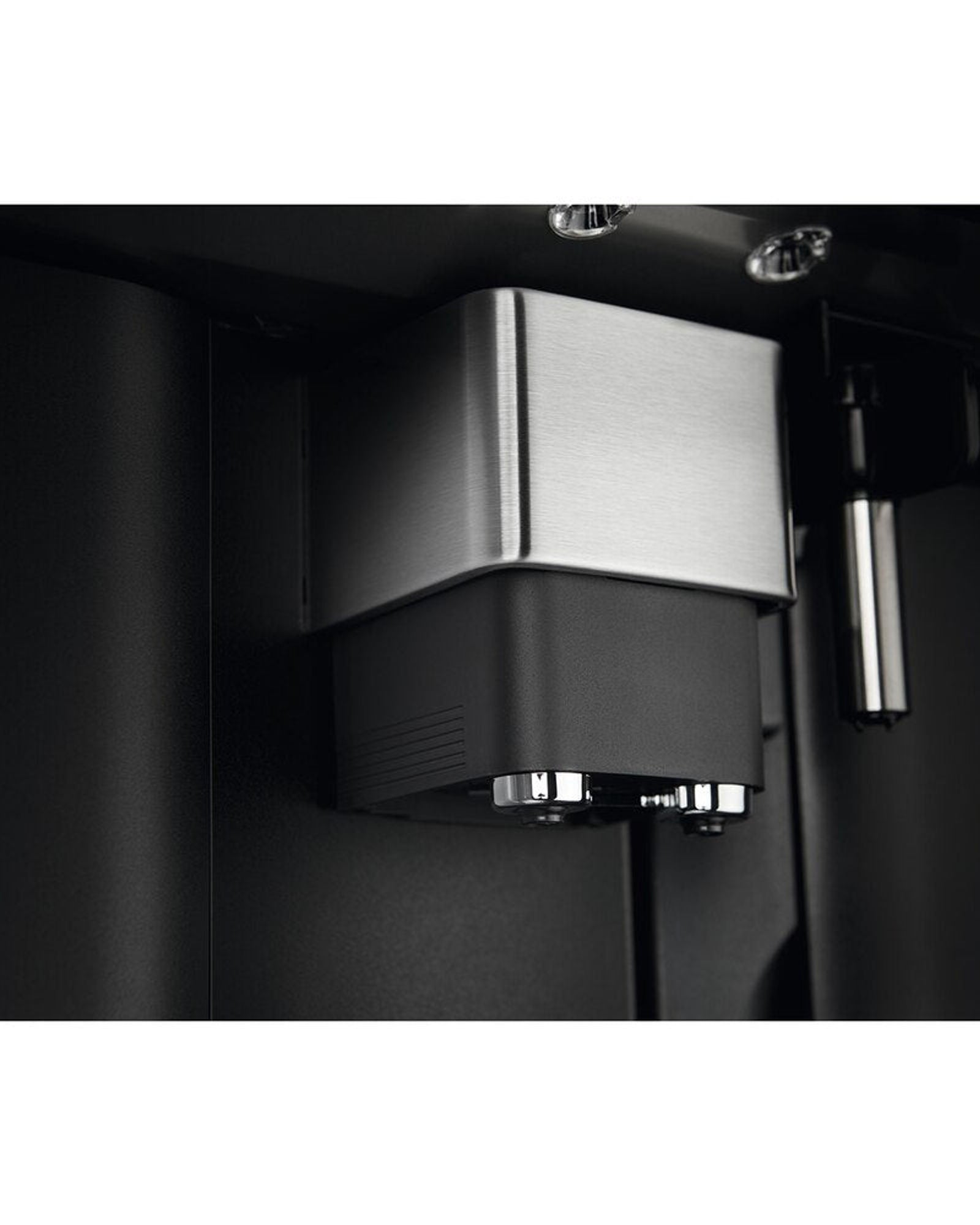 ماكينة قهوة مدمجة من إلكترولوكس سعة 2.5 لتر