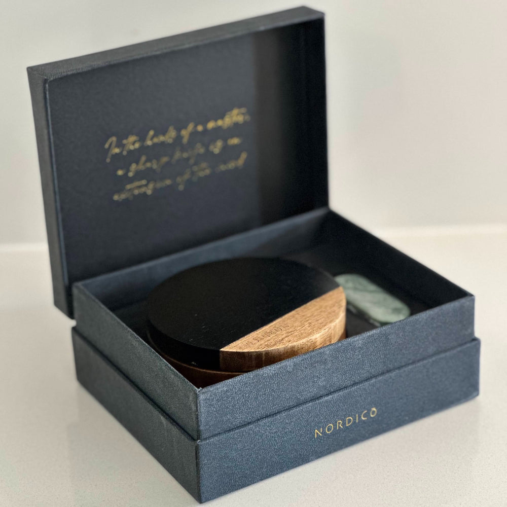 مبراة سكاكين نورديكو + شمع أخضر