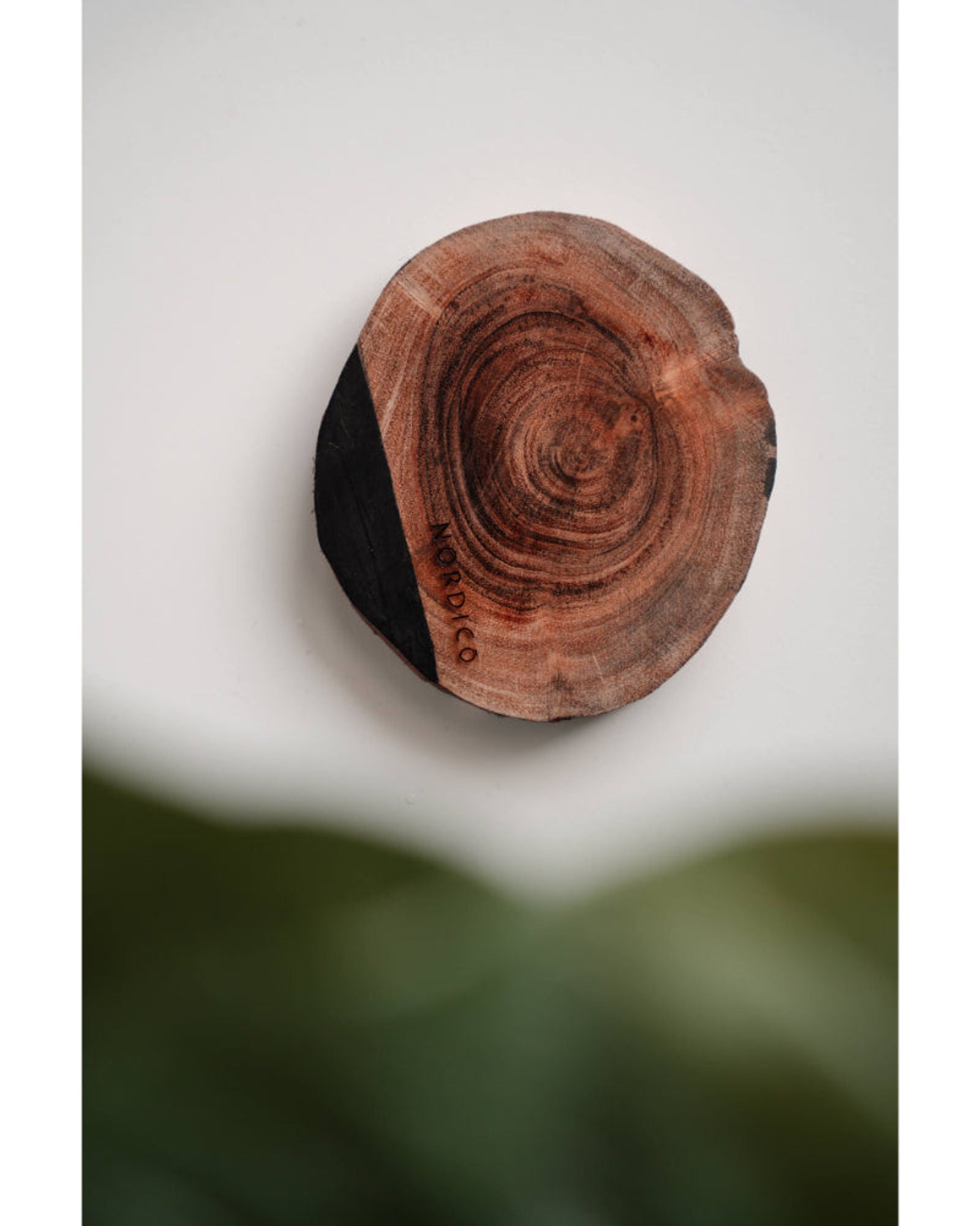 مجموعة قواعد أكواب خشبية من نورديكو - 4 قطع