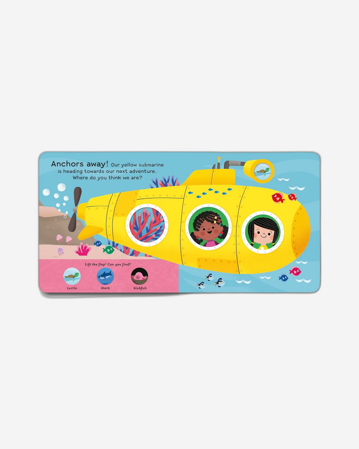 رحلتي الأولى حول كوكب الأرض: استكشف الكوكب من خلال اللوحات العملاقة والثقوب التي يمكنك من خلالها التجسس