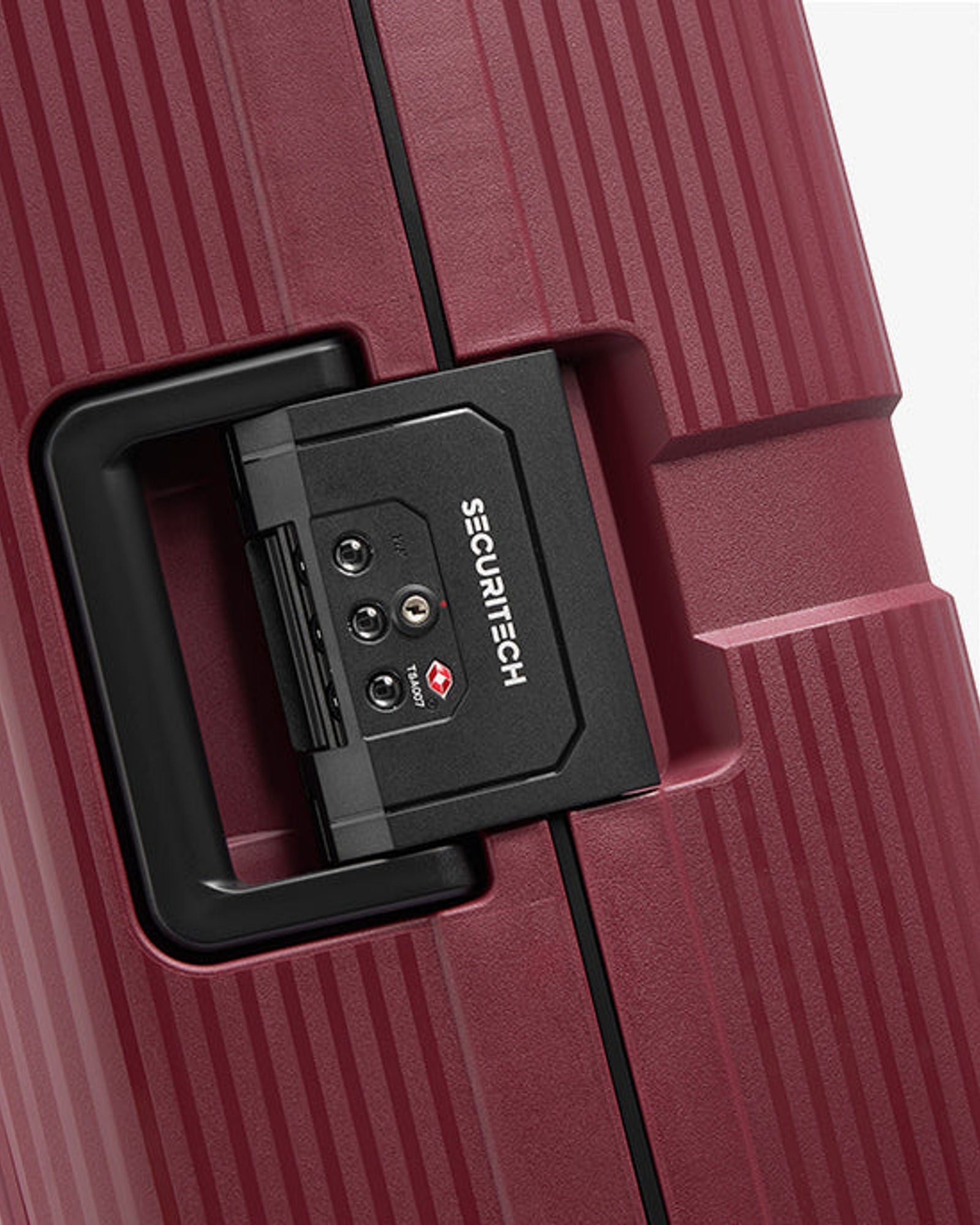 حقيبة ديلسي باريس ستون الصلبة ذات العجلات الأربع