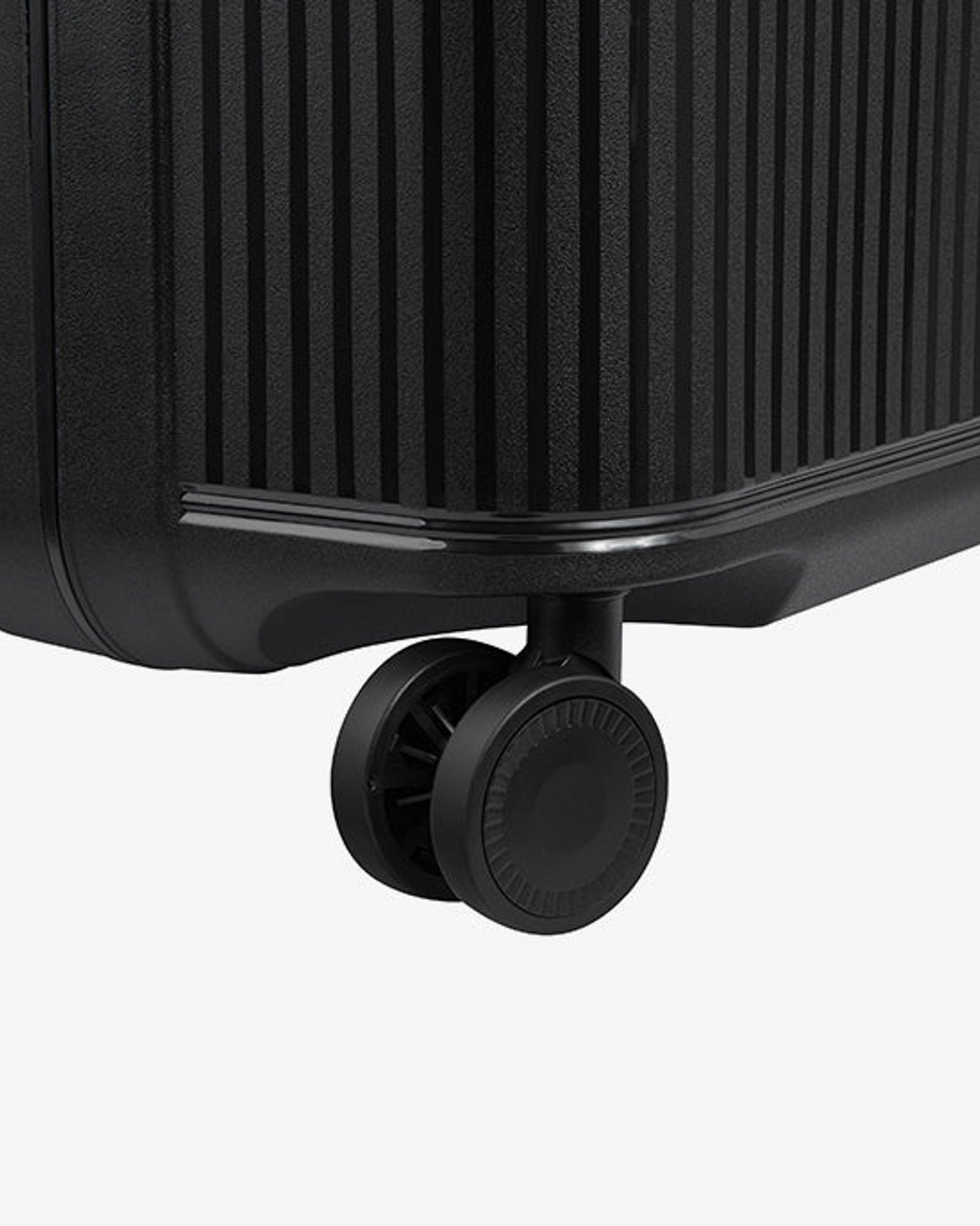 حقيبة ديلسي باريس ستون الصلبة ذات العجلات الأربع