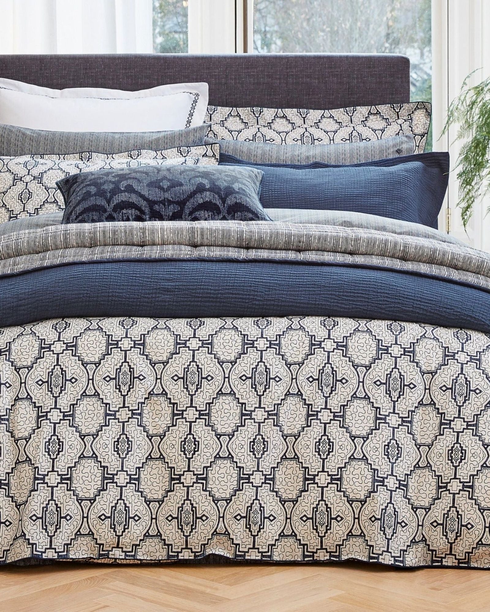 غطاء لحاف وغطاء وسادة "كاتيري" من Bedeck of Belfast