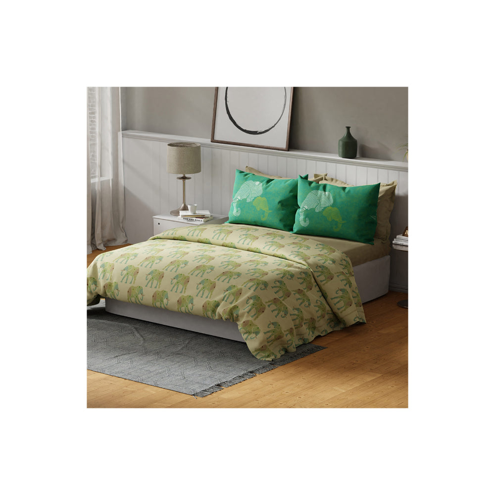 ملاءة سرير سفاري 210TC كينج من يونايتد كولورز أوف بينيتون مع غطائي وسادة باللون الأخضر الهادئ
