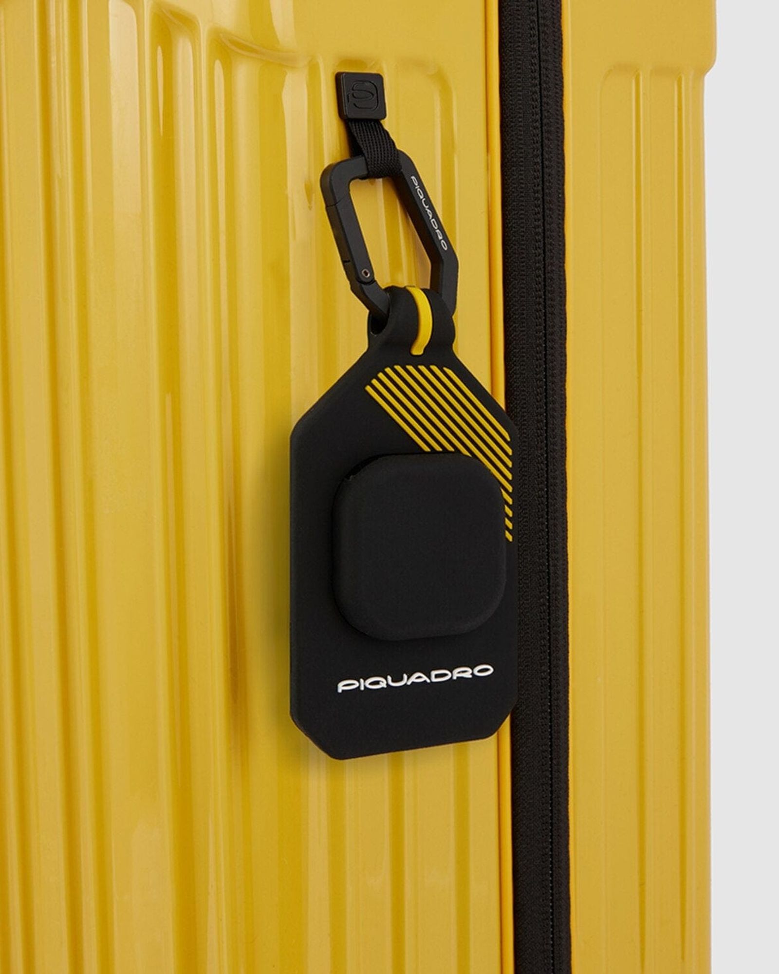 حقيبة بيكوادرو بي كيو لايت فائقة النحافة، 55 سم، حقيبة صلبة، 4 عجلات مزدوجة، لون أصفر - Bv4425Pqls2/G2