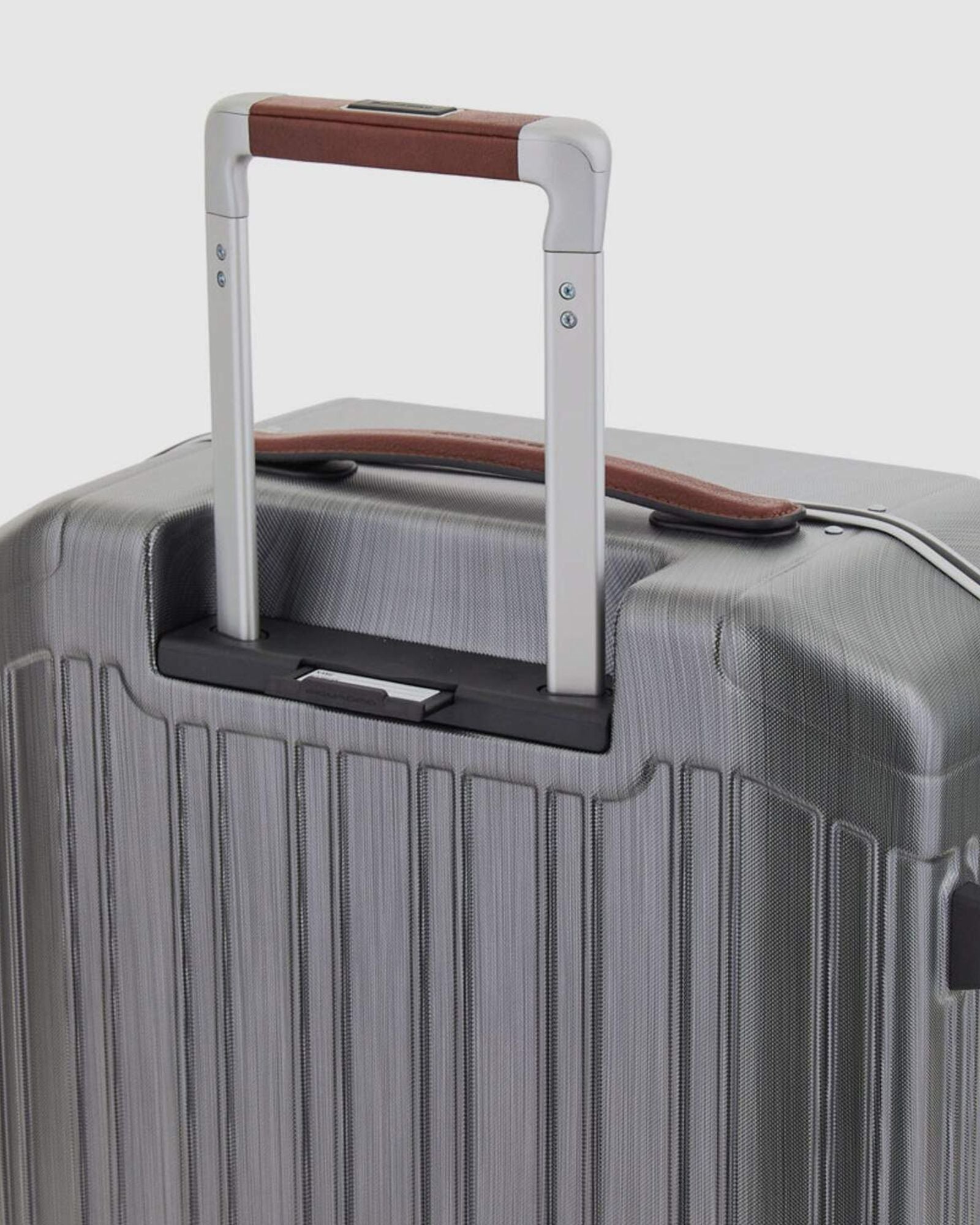 حقيبة بيكوادرو بي كيو إل إم بإطار ٥٥ سم، فحص سريع مع حامل حاسوب، حقيبة صلبة بأربع عجلات مزدوجة، لون أسود/بني فاتح - Bv4426Pqlm/Ncu