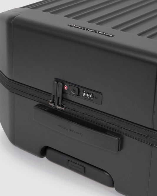 حقيبة بيكوادرو بي كيو لايت متوسطة الحجم، 69 سم، صلبة، 4 عجلات مزدوجة، لون أسود غير لامع - Bv4427Pql/No