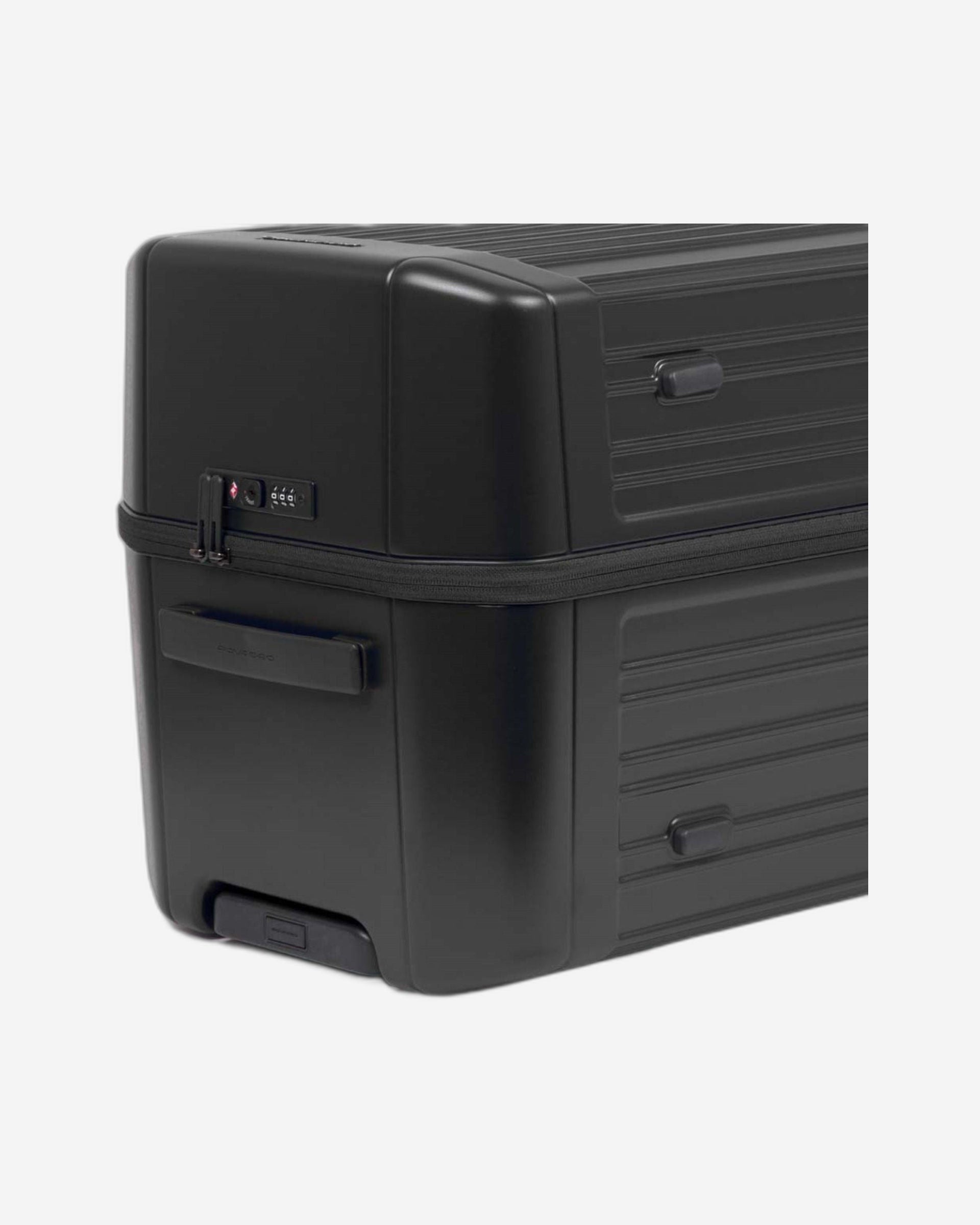 حقيبة بيكوادرو بي كيو لايت الصلبة، 80 سم، مزودة بأربع عجلات مزدوجة، وحقيبة سفر، لون أسود غير لامع - Bv5213Pql/No