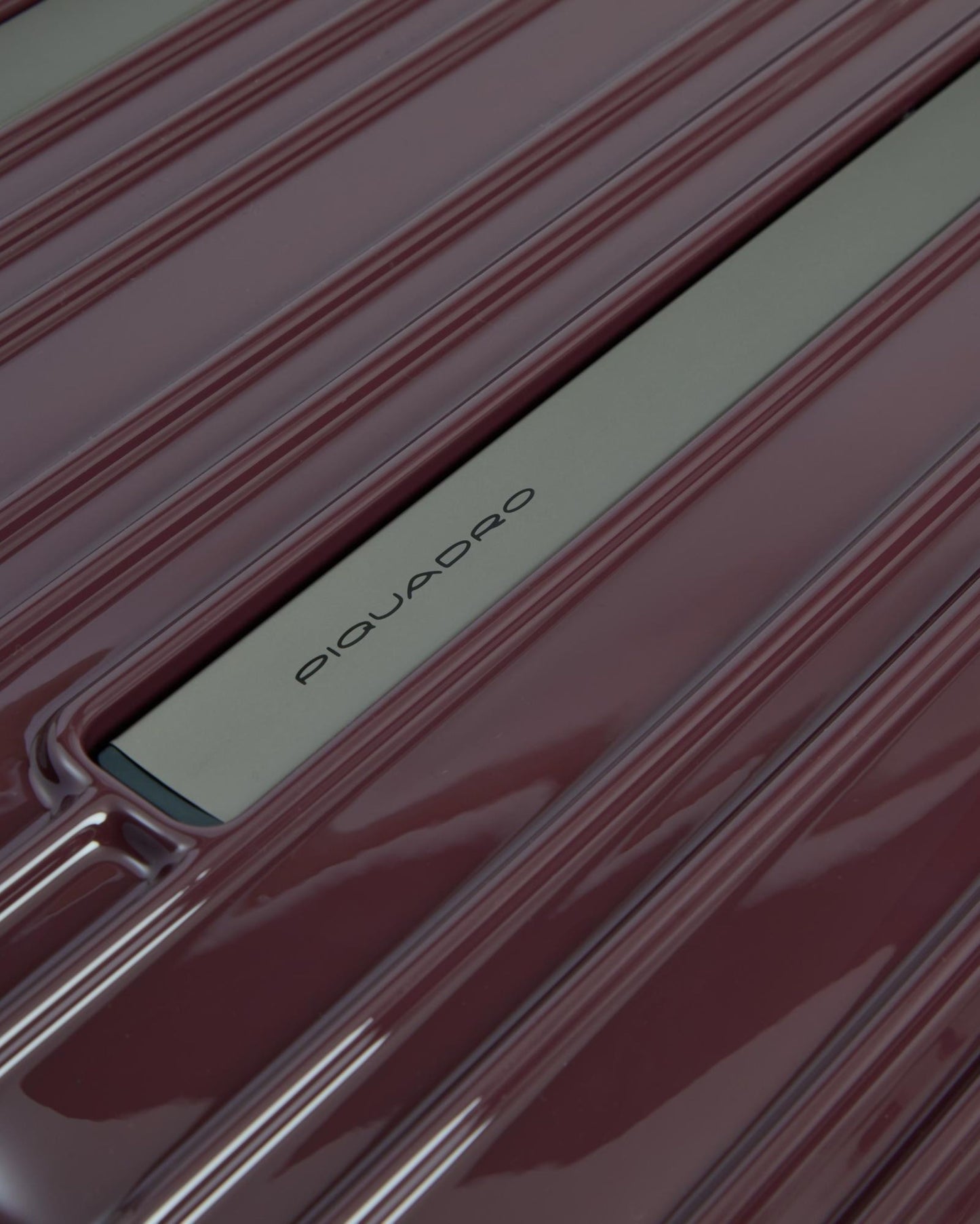 Piquadro Medium Expandable Hardside 4 Wheel Suitcase Bordeaux