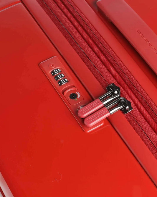 عربة بيكوادرو بي كيو لايت متوسطة الحجم قابلة للتمدد بأربع عجلات باللون الأحمر البولي كربونات