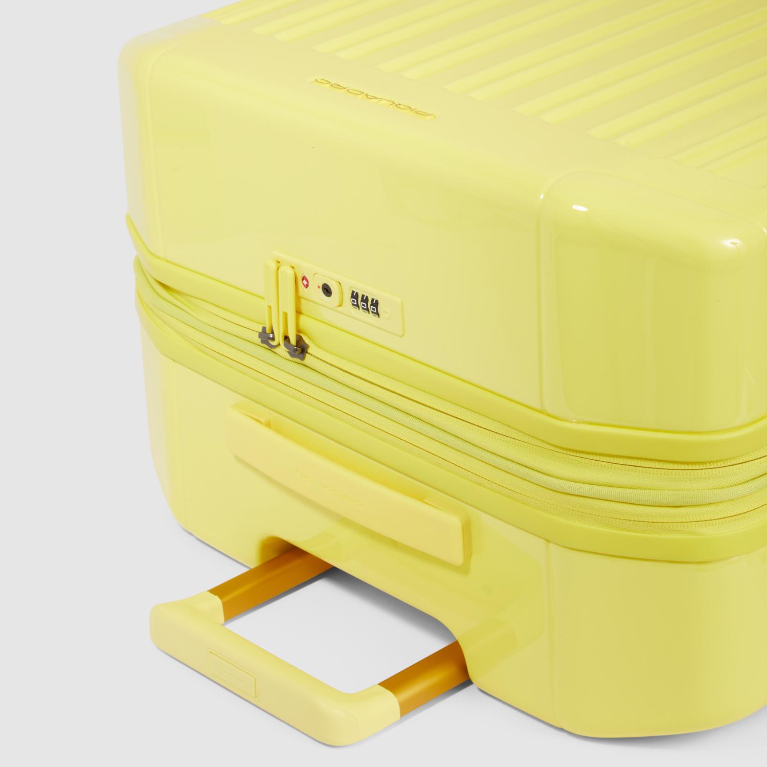 عربة بيكوادرو بي كيو لايت متوسطة الحجم قابلة للتمدد بأربع عجلات، لون أصفر من البولي كربونات