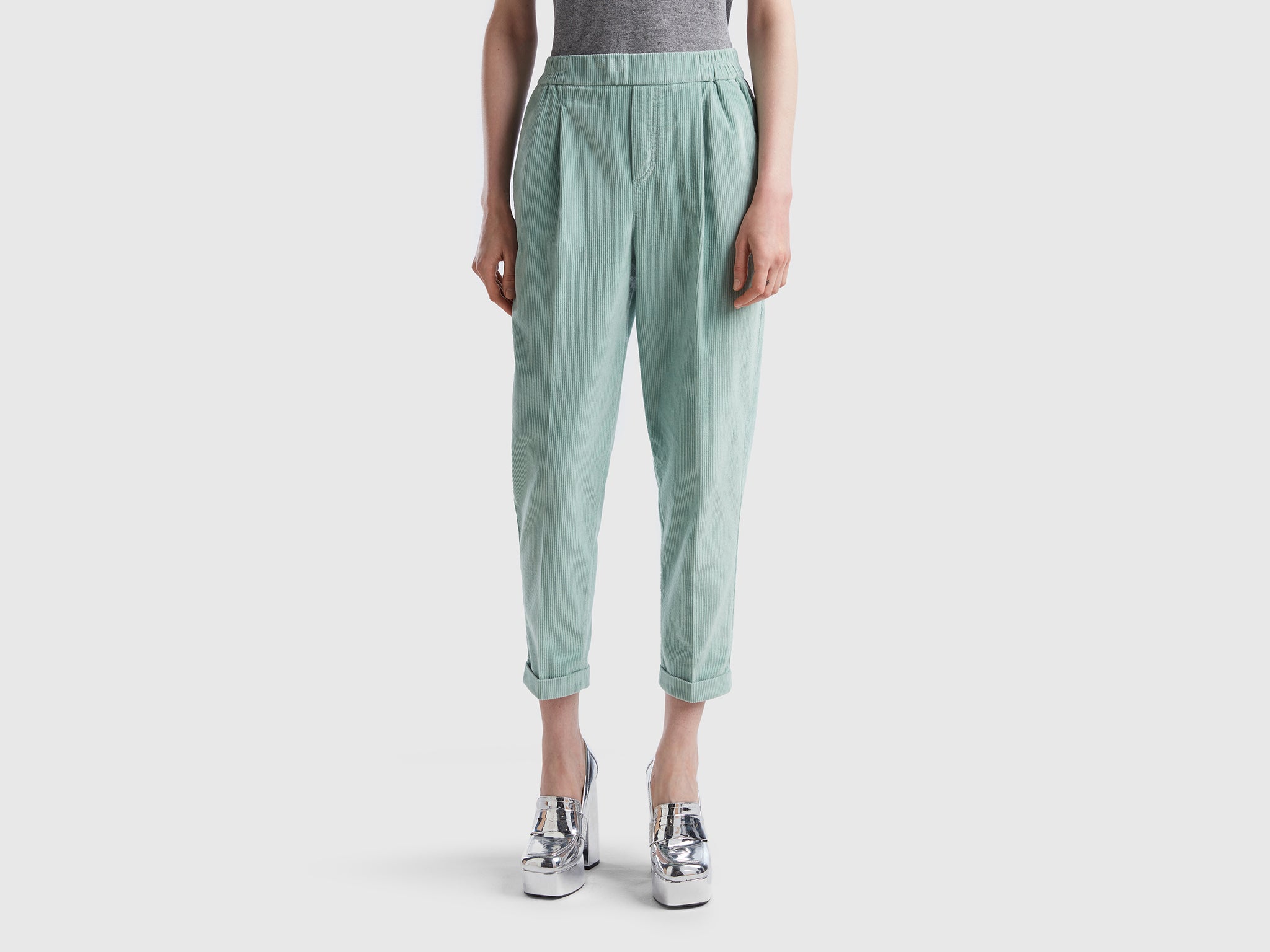 بنطال تشينو مخملي بخصر مطاطي