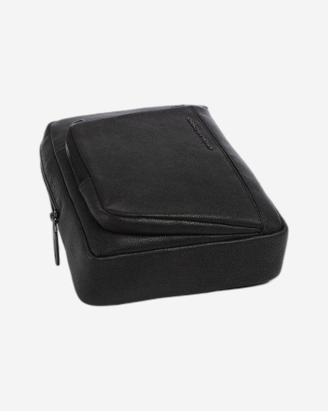 حقيبة كروسبودي جلد S134 من Piquadro