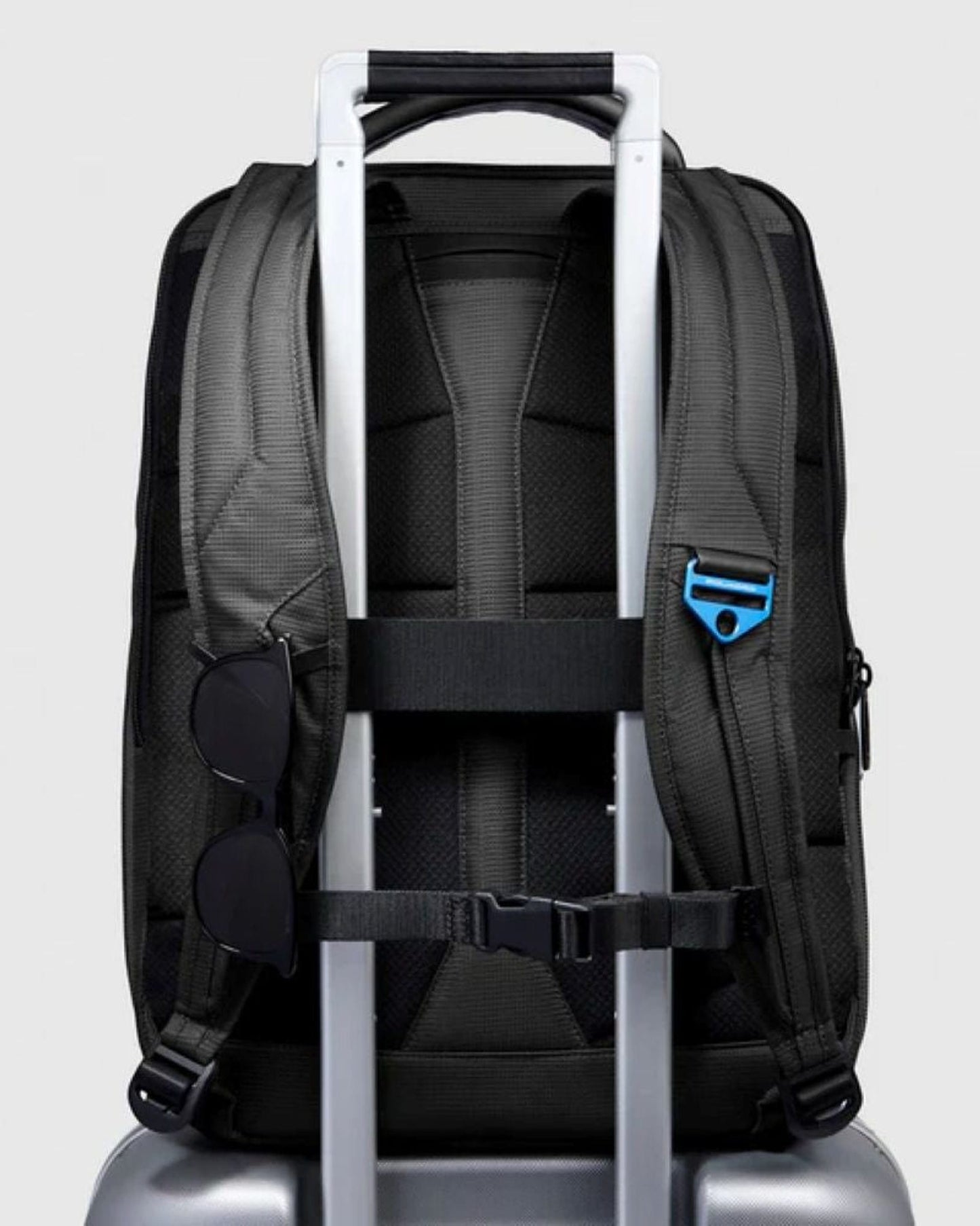 Piquadro S137 حقيبة ظهر جلد وقماش أسود