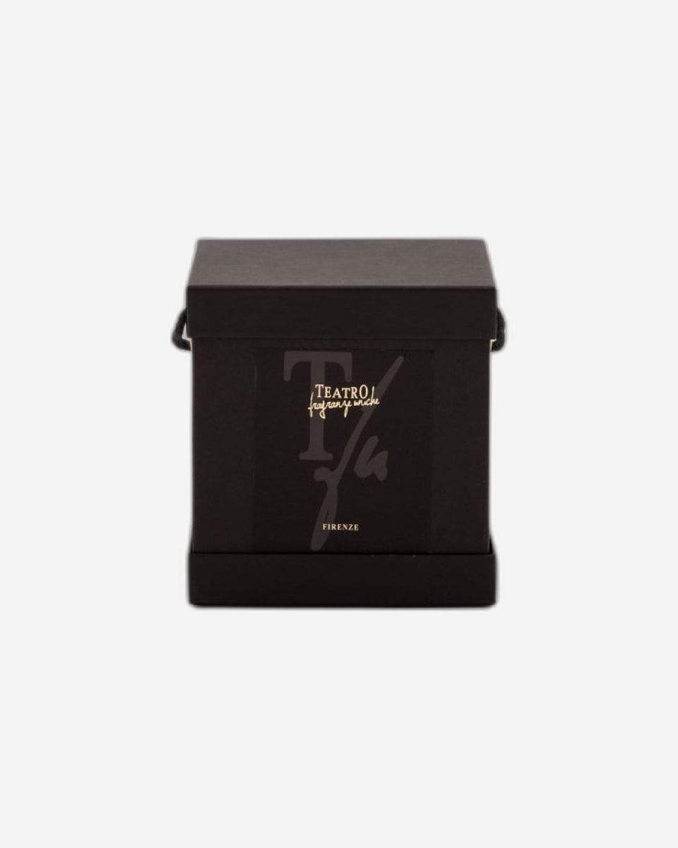 شمعة معطرة برائحة تياترو فيوري