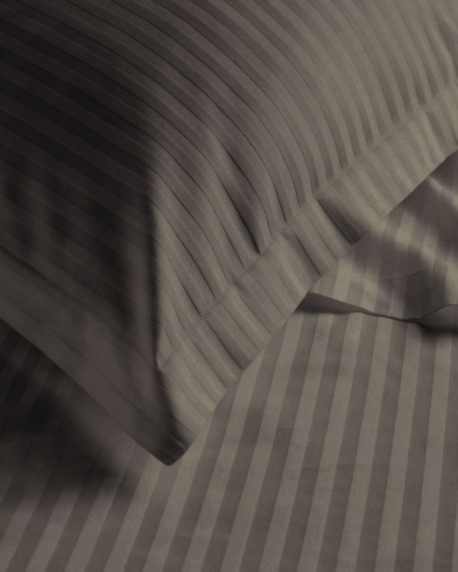 طقم غطاء لحاف قطني فاخر مخطط من 6 قطع من Cotton Home مقاس 220×240 سم