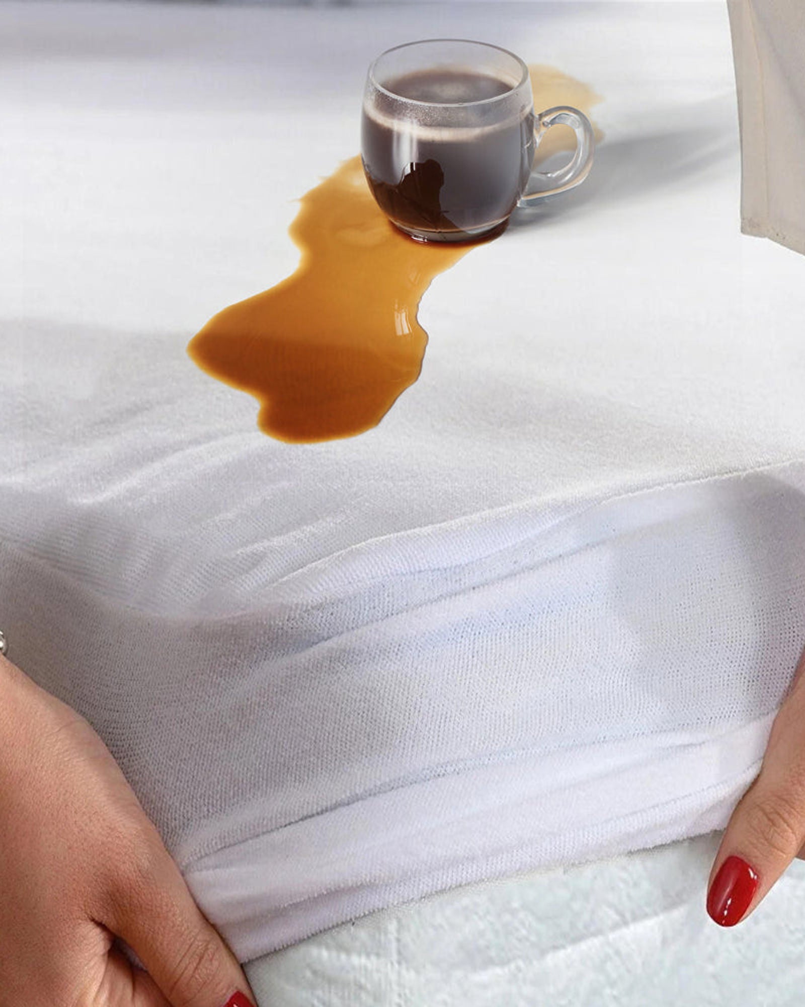 واقي مرتبة من الصوف المرجاني المقاوم للماء من القطن المنزلي باللون الأبيض