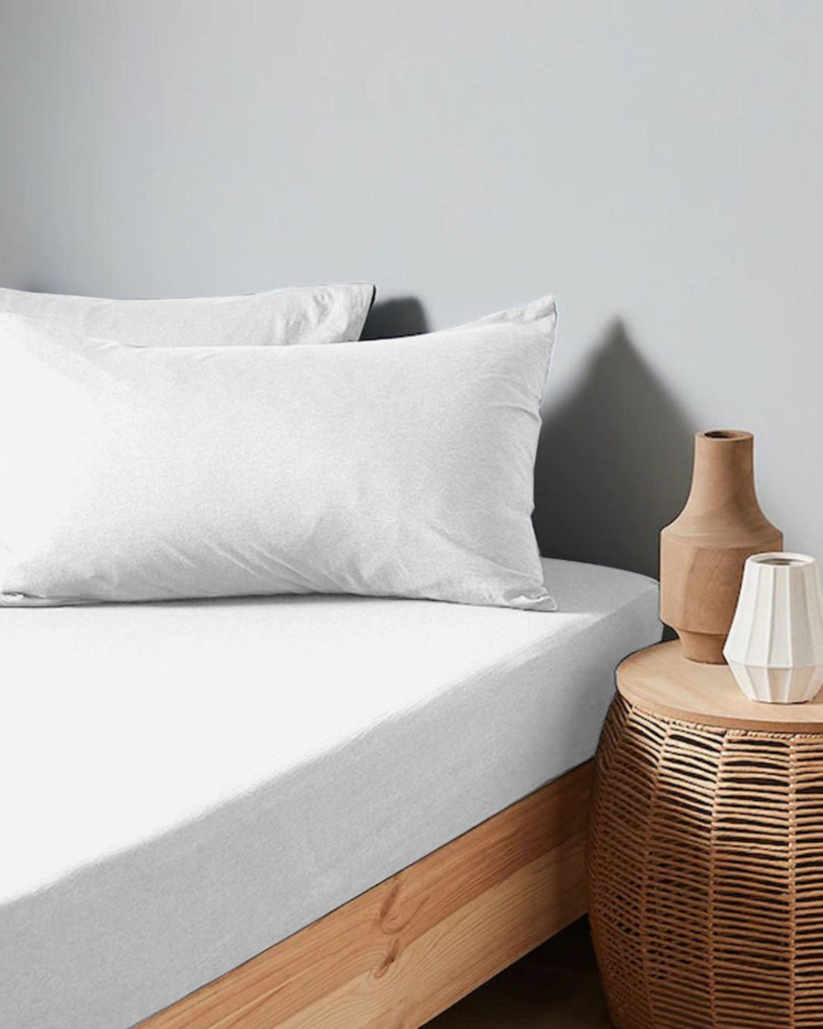 ملاءة سرير قطنية منزلية من قطعة واحدة باللون الأبيض