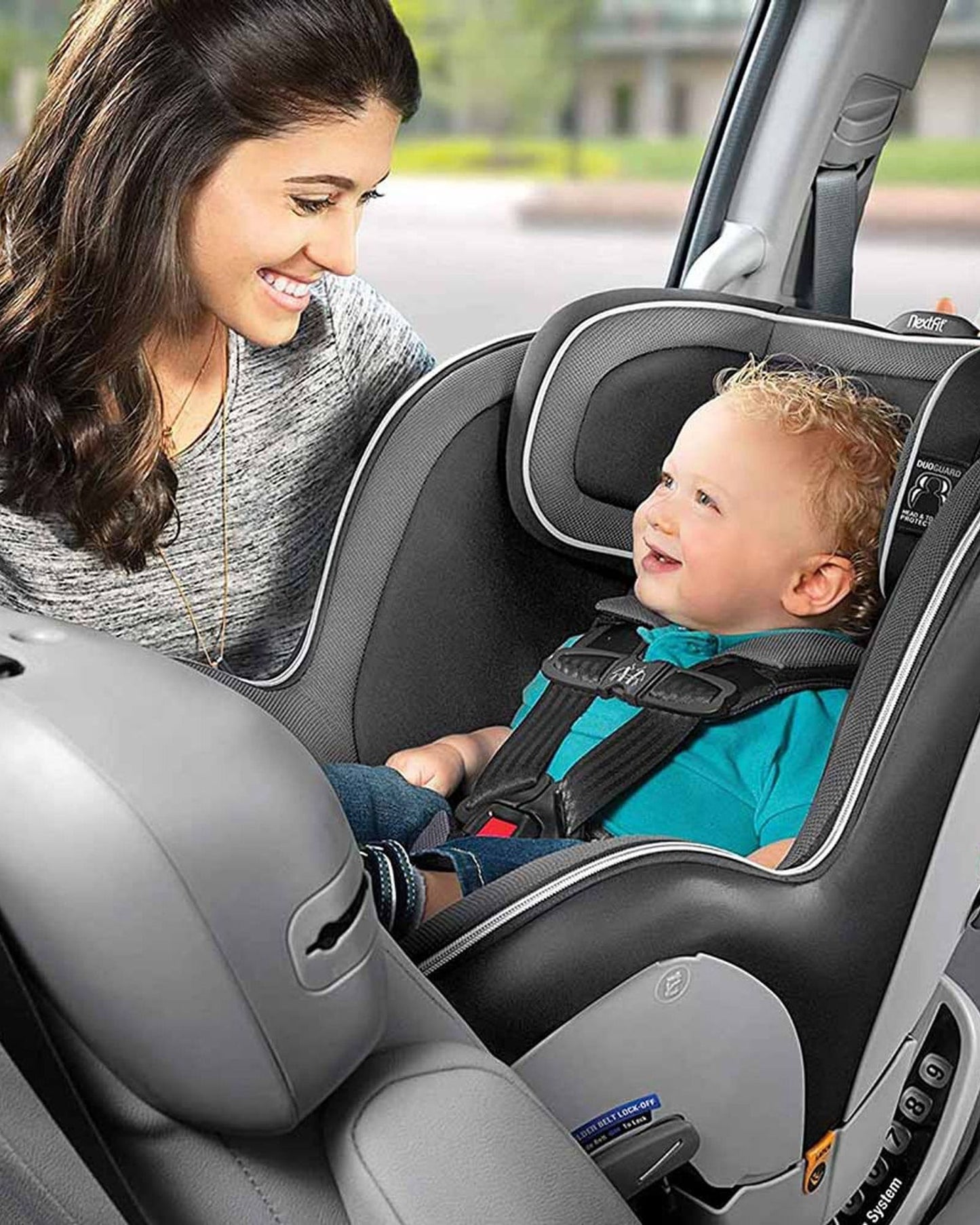 مقعد سيارة CHICCO NEXTFT ZIP القابل للتحويل GEO