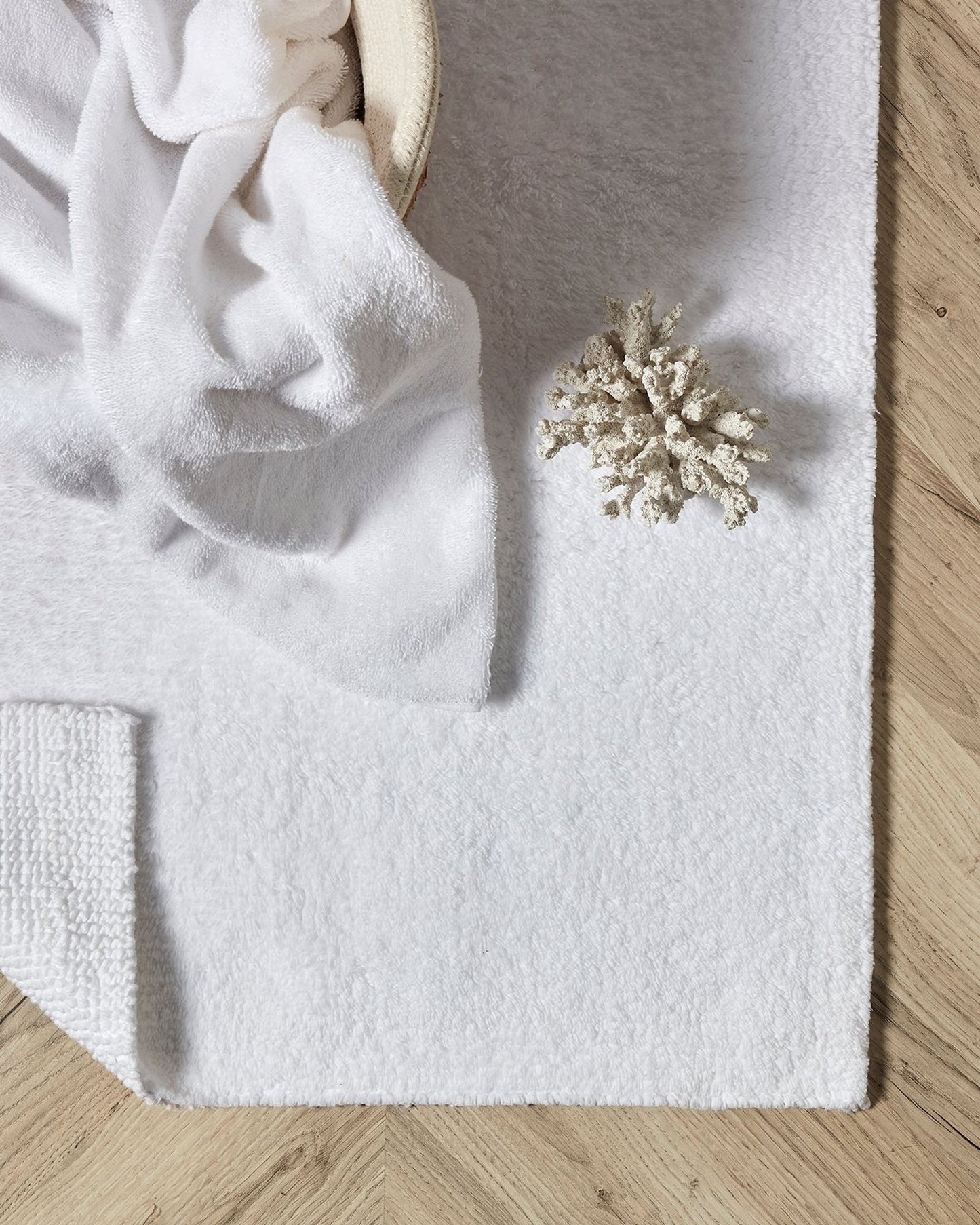 سجادة حمام كريستي ذات وجهين فضية