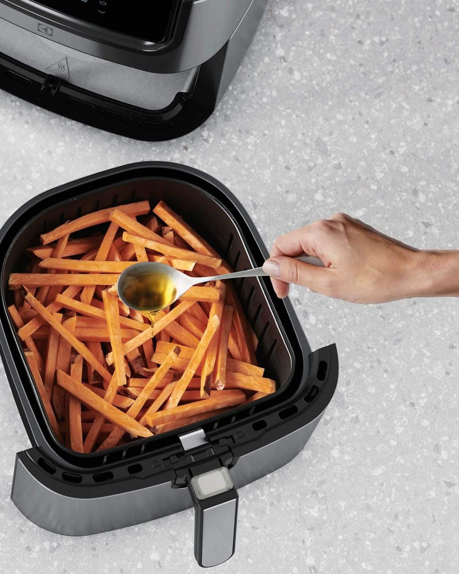 مقلاة هوائية إلكترولوكس إكسبلور 6 سعة 5.4 لتر