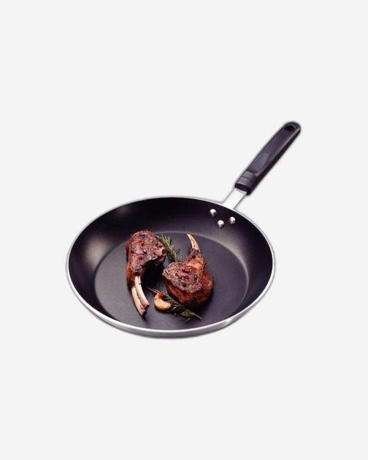 ترامونتينا منذ عام 1911، صنع في البرازيل، مقلاة ترامونتينا الاحترافية المصنوعة من الألومنيوم مع طبقة ستارفلون الداخلية غير اللاصقة الممتازة واللمسة النهائية الخارجية المصقولة، 28 سم، 2 لتر