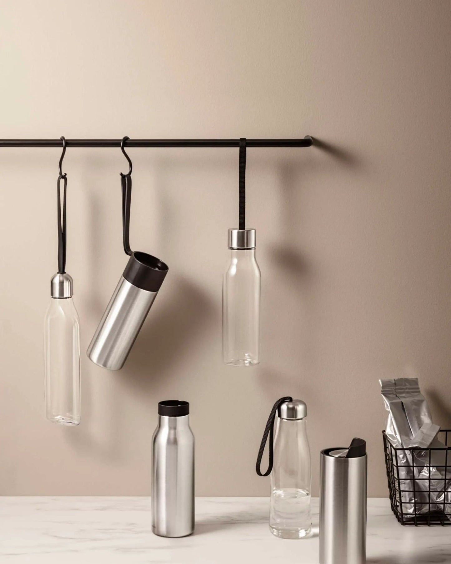 زجاجة ظهر إيفا سولو 505010 سعة 0.5 لتر، لون أسود