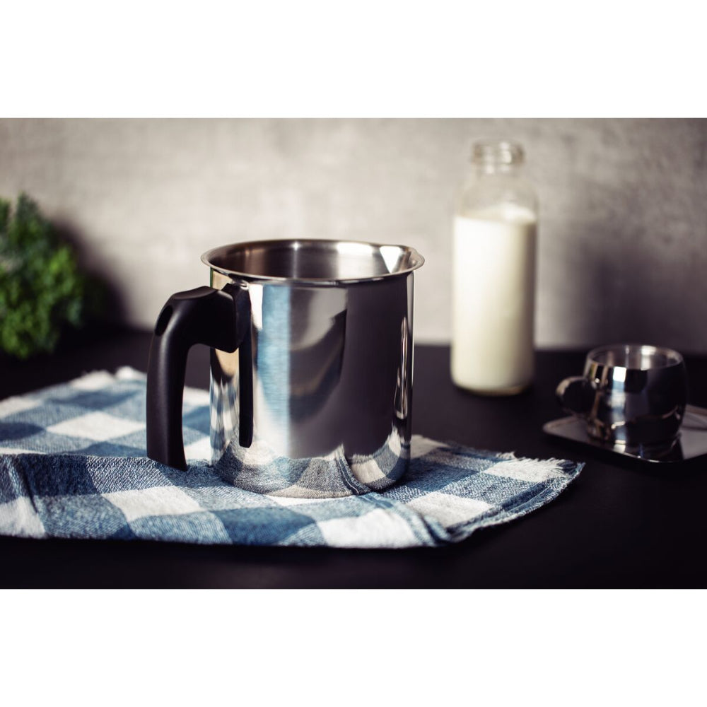 ترامونتينا منذ عام 1911، صنع في البرازيل، غلاية حليب ترامونتينا أليجرا من الفولاذ المقاوم للصدأ بمقبض من الباكليت، 12 سم، 1.4 لتر