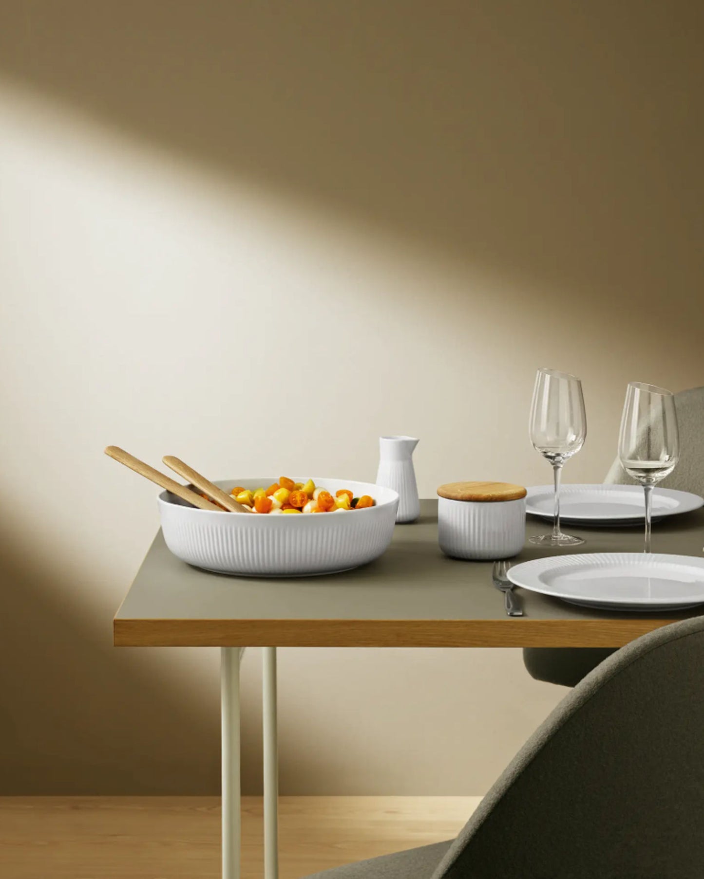 وعاء ملح إيفا سولو 887292 مع غطاء وملعقة من نوفا