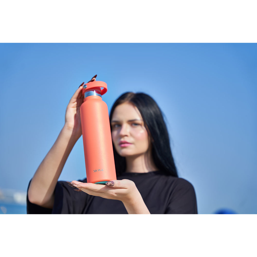 زجاجة مياه مويا