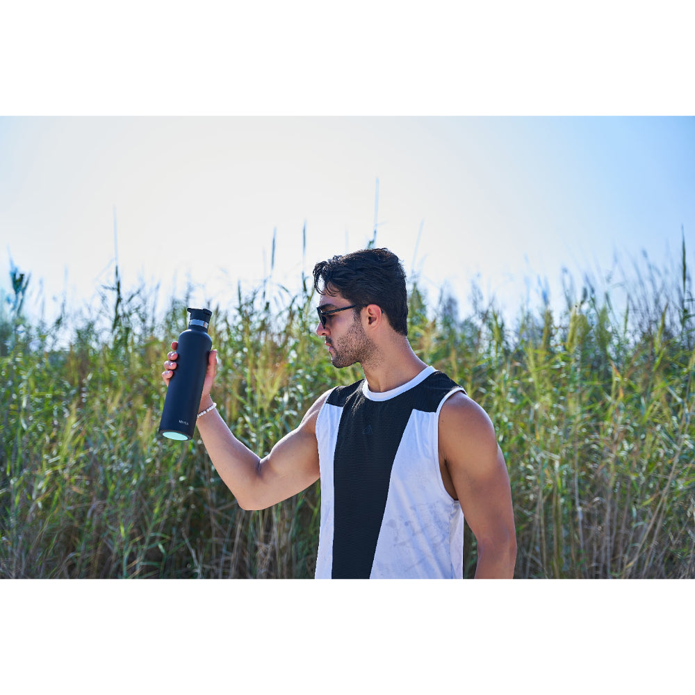 زجاجة مياه مويا "كورال ريف" المعزولة والمستدامة، سعة لتر واحد، باللون الأسود