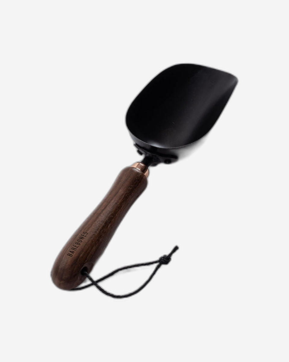 ملعقة حديقة صغيرة من الفولاذ المقاوم للصدأ من Barebones - لون الجوز/الأسود