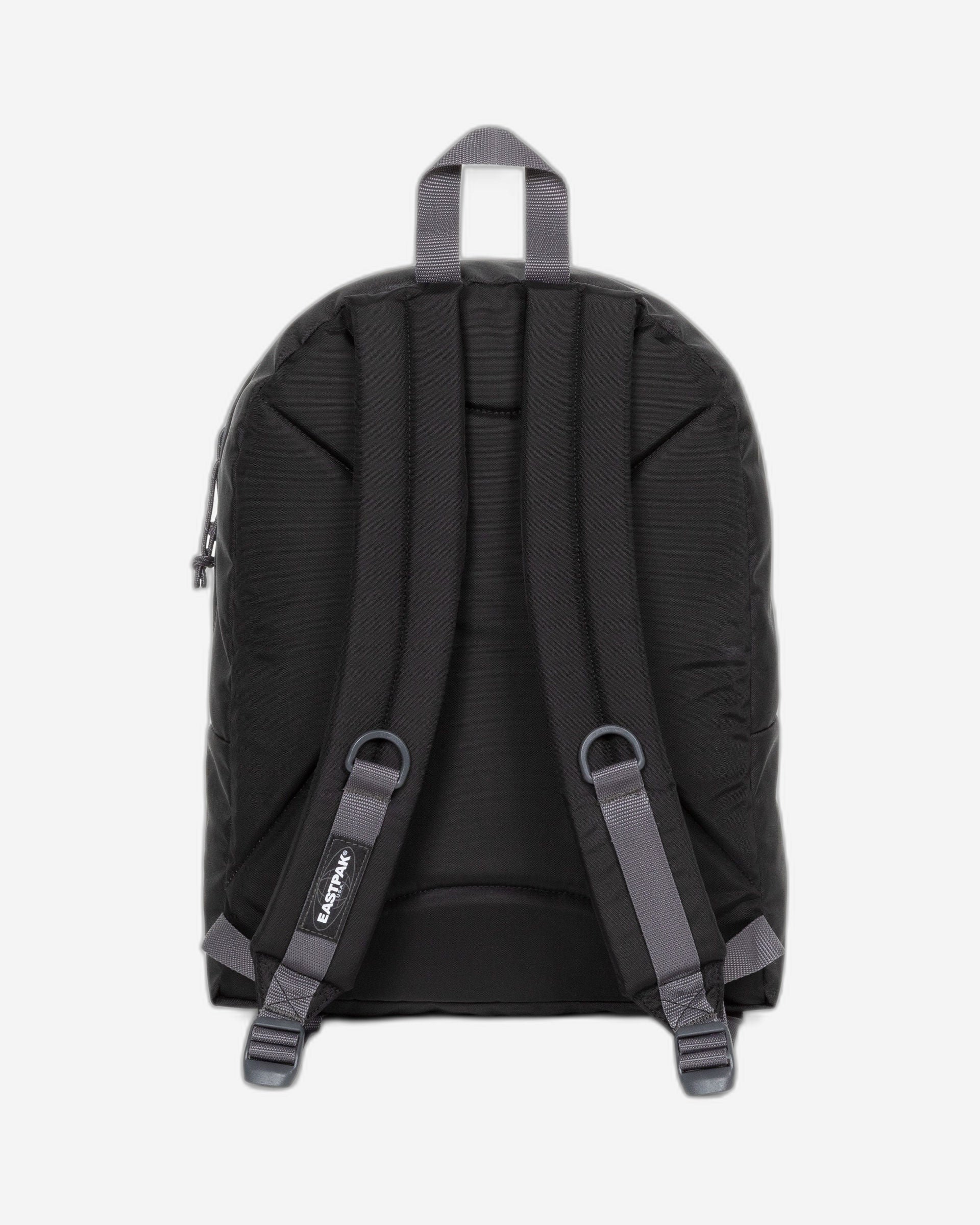 حقيبة ظهر إيستباك بيناكل كونتراست جريد رمادية متوسطة الحجم - EK0000601E3