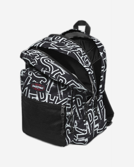 حقيبة ظهر Eastpak Pinnacle Ep Lettersblack متوسطة الحجم مع حماية للكمبيوتر المحمول - EK0000602O01