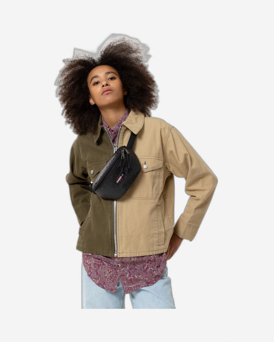 حقيبة خصر إيستباك سبرينغر صغيرة سوداء لامعة - EK0000749J71