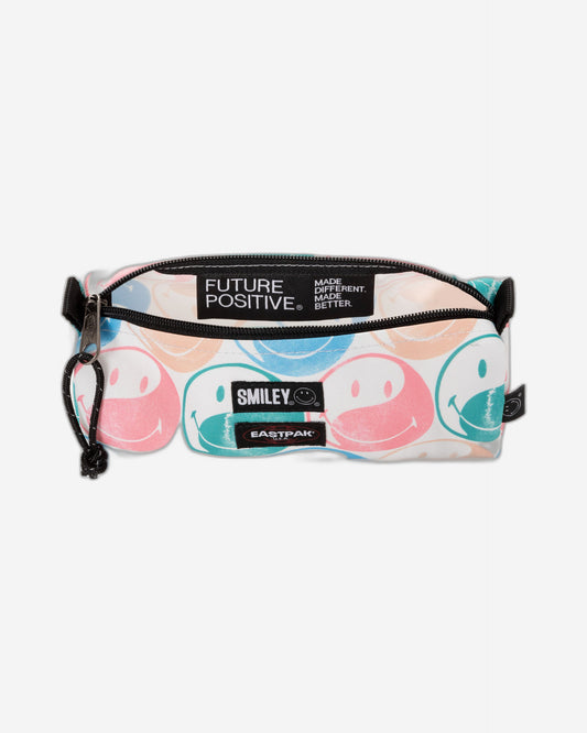 حافظة أقلام إيست باك بنشمارك صغيرة ملونة بتصميم ابتسامة واحدة - EK0003725K31