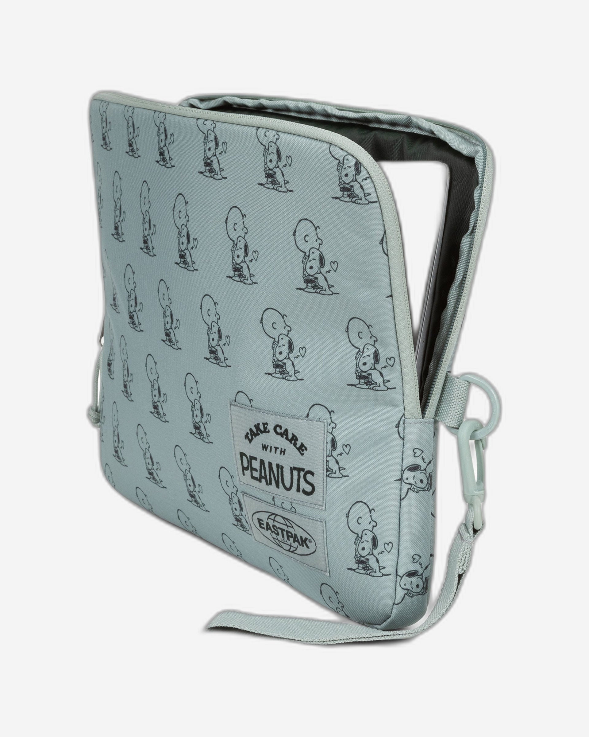 بطانية إيست باك متوسطة الحجم بلون الفول السوداني والنعناع - EK0004246O81