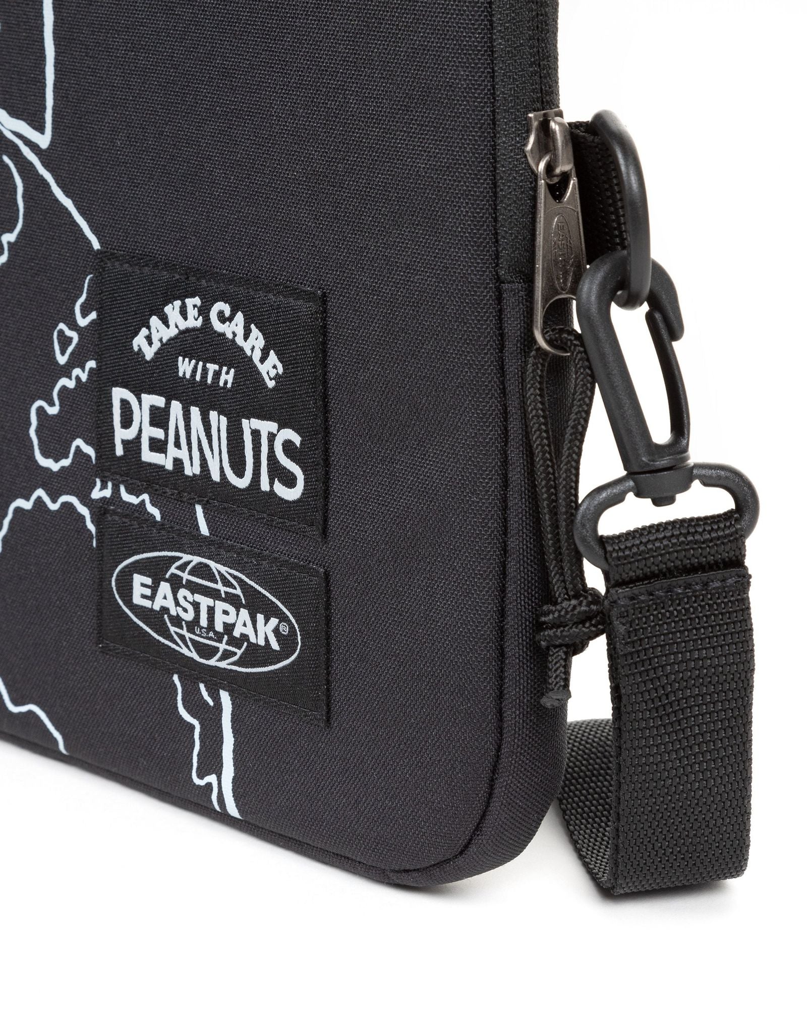 بطانية إيست باك متوسطة الحجم بنقشة الفول السوداني - EK0004247O11