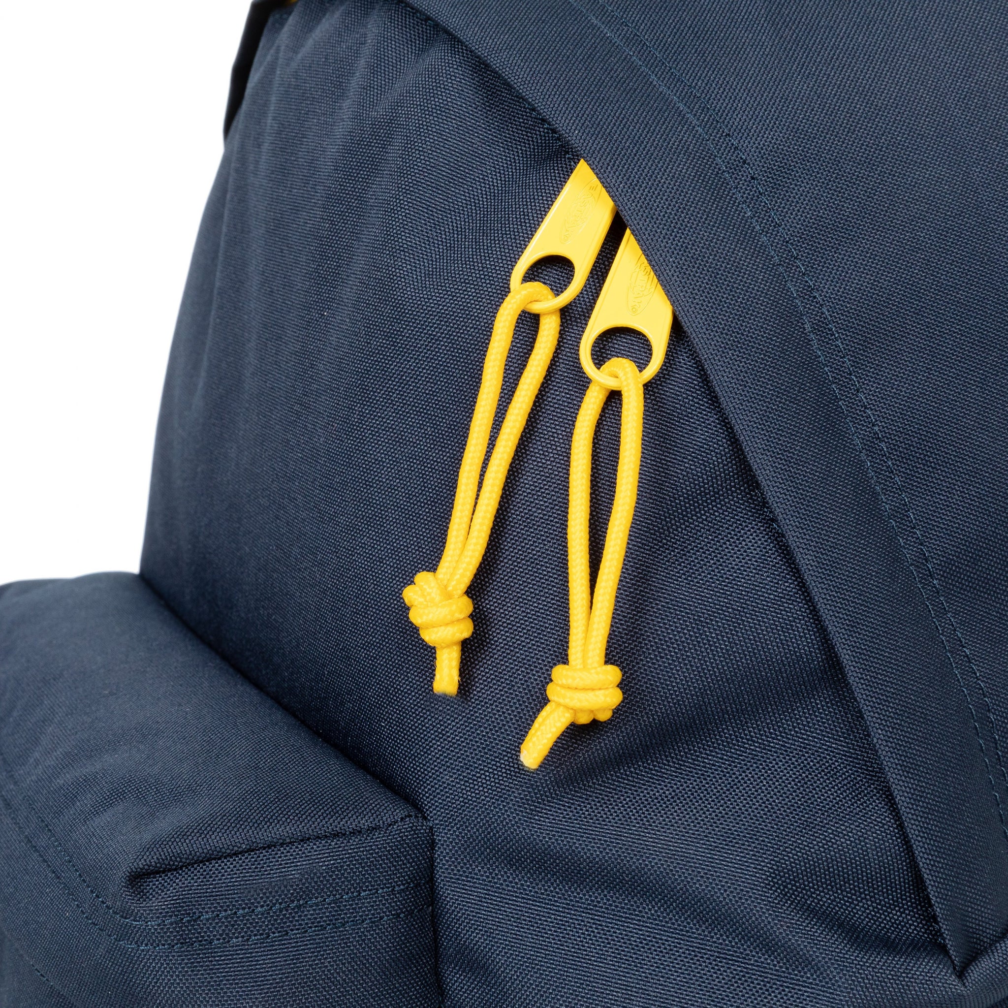 حقيبة ظهر Eastpak Padded Pak'R Kontraststmarin متوسطة الحجم - EK0006205O81