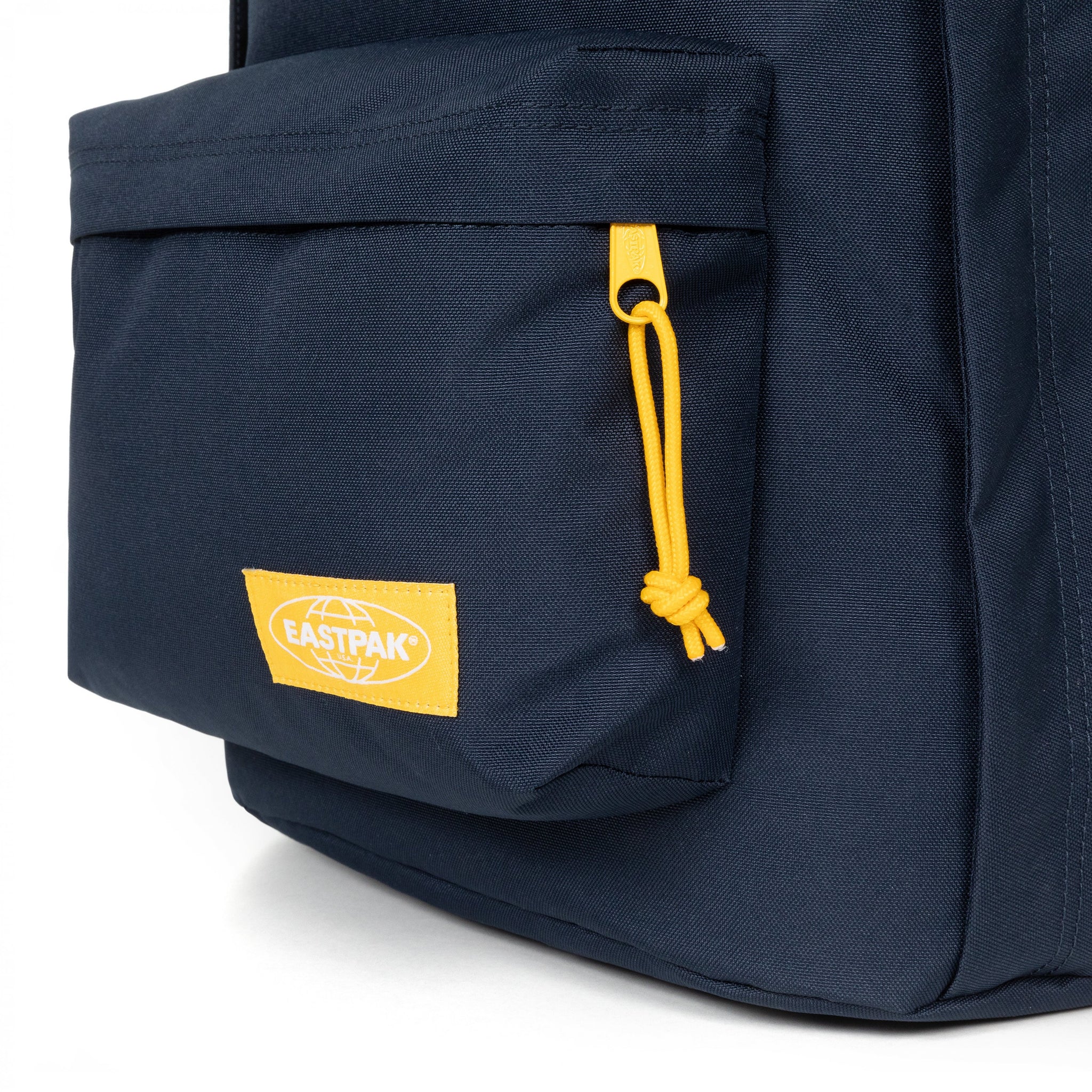 حقيبة ظهر Eastpak Out Of Office Kontraststmarin متوسطة الحجم مع حماية للكمبيوتر المحمول - EK0007675O81