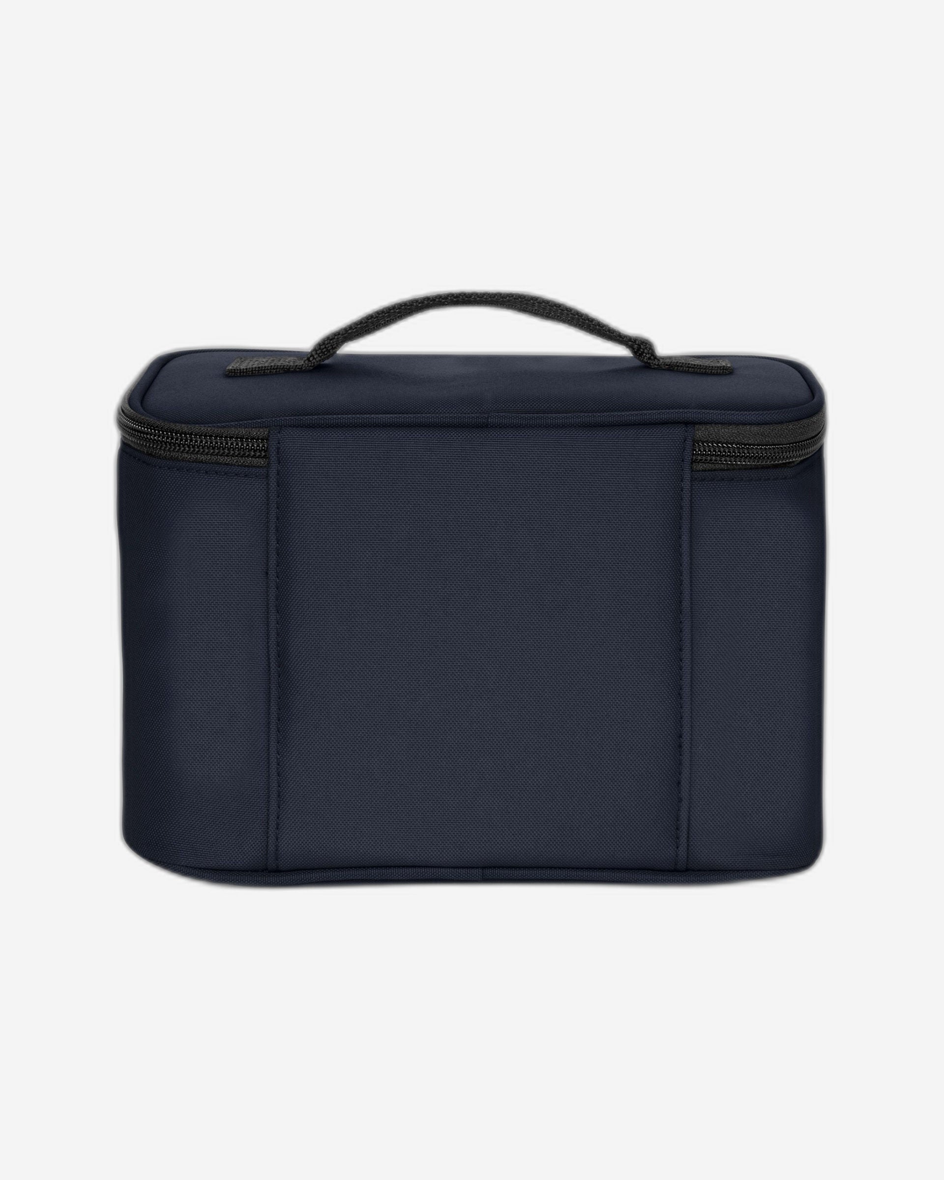 حقيبة غداء إيست باك بيضاوية كبيرة الحجم - EK0A5B9GL831