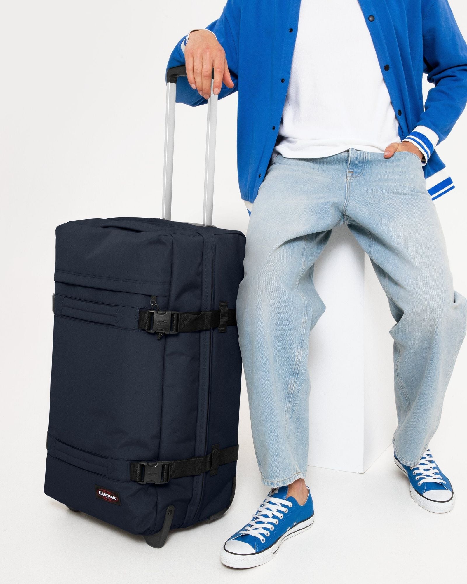 حقيبة سفر إيستباك ترانزيت آر إم ألترا مارين متوسطة النعومة - EK0A5BA8L83